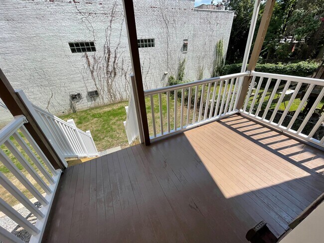 Building Photo - 350 Melwood Ave