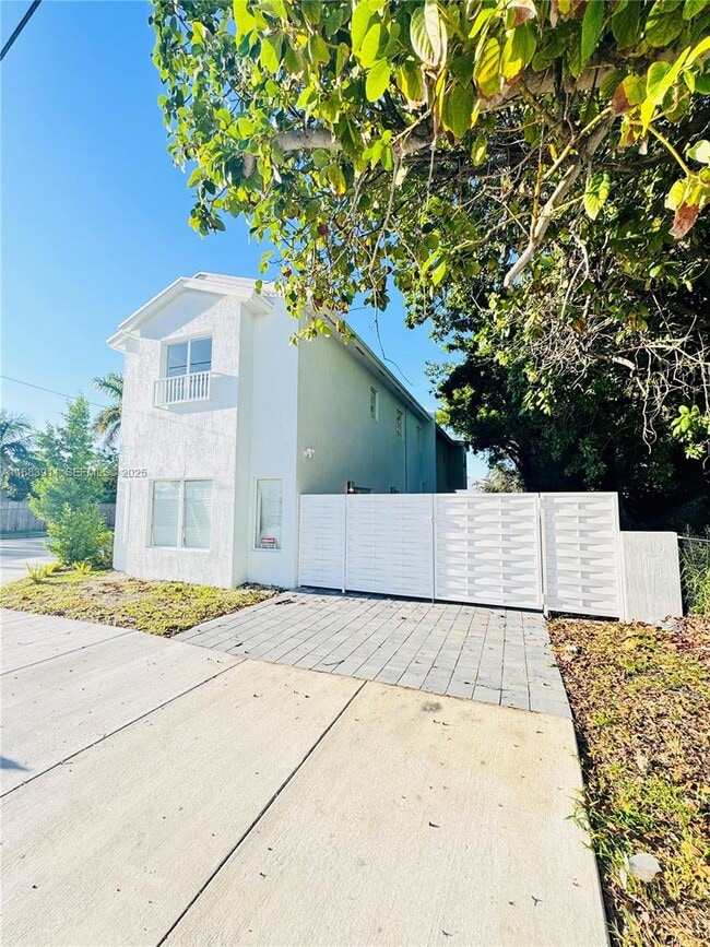 Building Photo - 18395 SW 103rd Ct