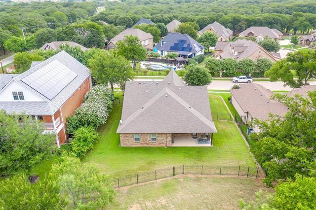 Building Photo - 13704 Southern Oaks Dr