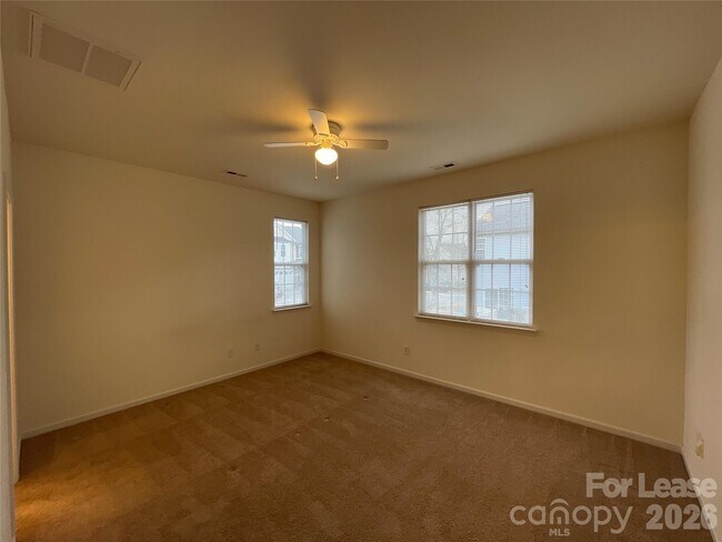 Building Photo - 9040 Holland Park Ln