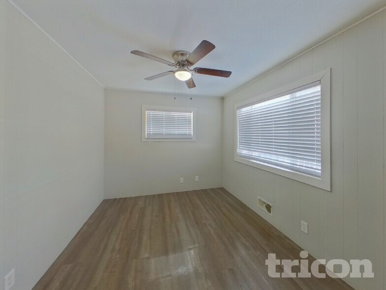 Building Photo - 2606 65th Ave N