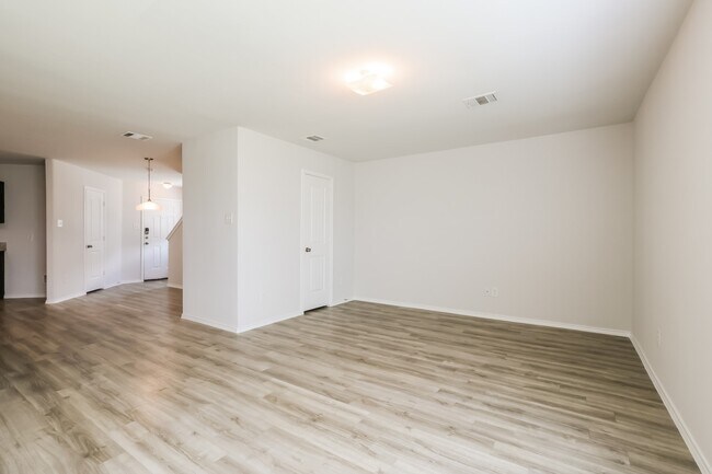 Building Photo - 18409 Hillwood Ln