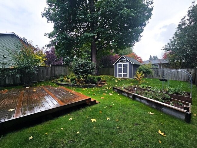 Building Photo - Townhome in Fin Hill- 2 Large Master Bedrooms, 2 Car Garage, Fully Fenced Yard, AC