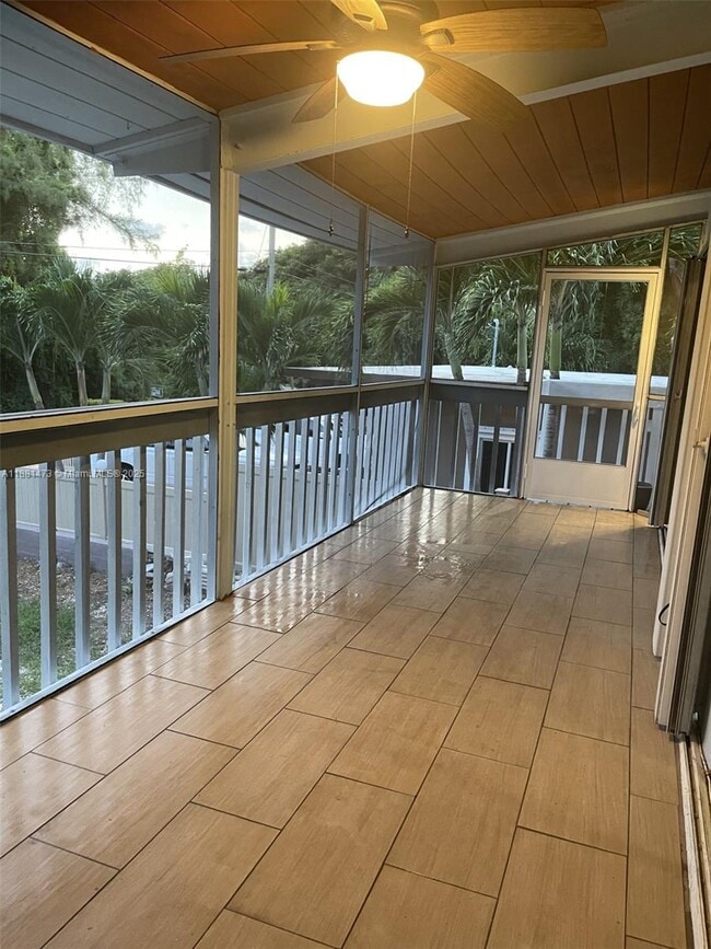 Building Photo - 141 Gumbo Limbo Dr
