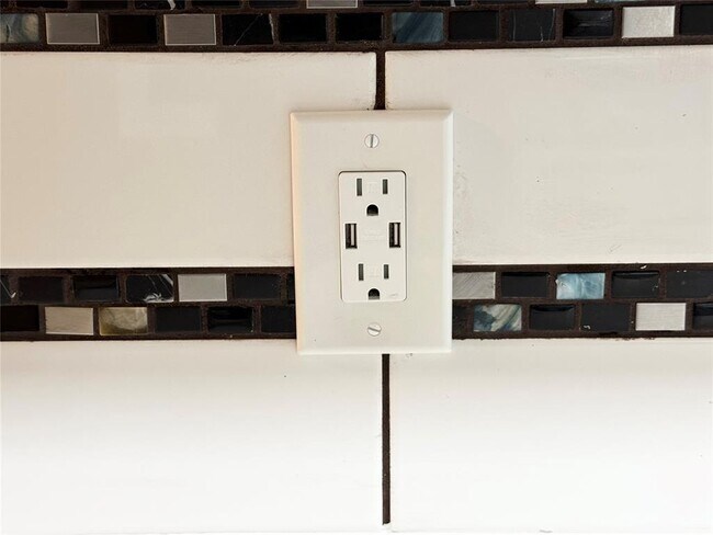 Building Photo - 8225 NW 83rd Pl