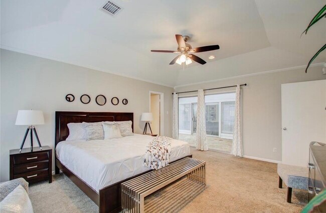 Building Photo - 13914 Swiss Hill Dr