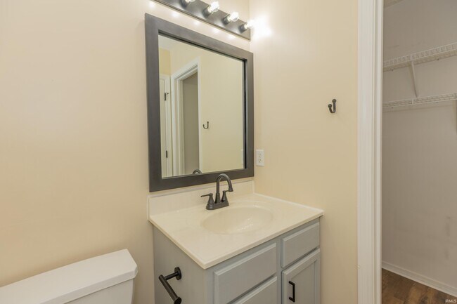 Building Photo - 3224 Park Ridge Dr