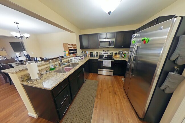 Building Photo - 142 Vineland Pkwy Dr