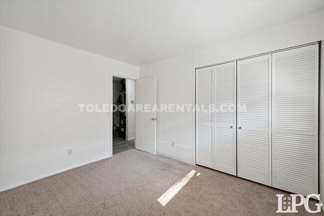 Building Photo - 2651 Consaul St