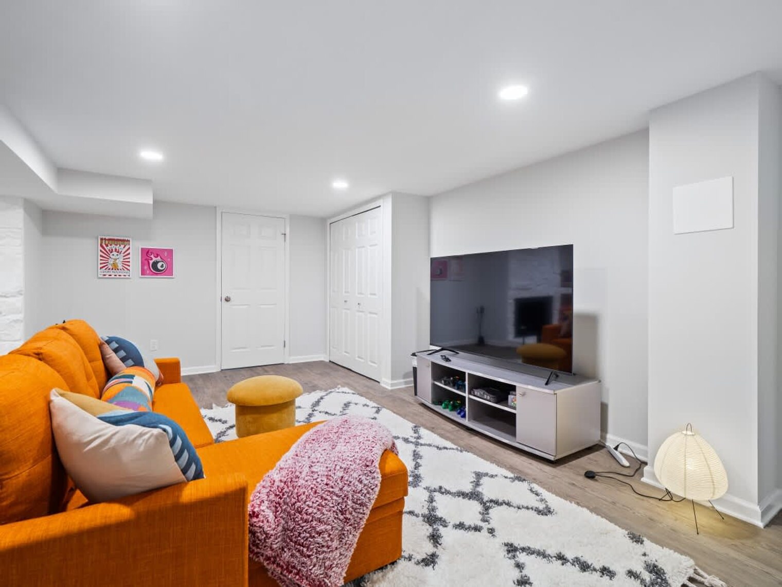 Building Photo - 8040 Strongsville Blvd