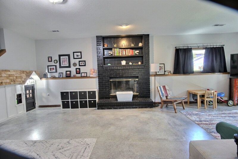 Building Photo - 2647 S Dalton St