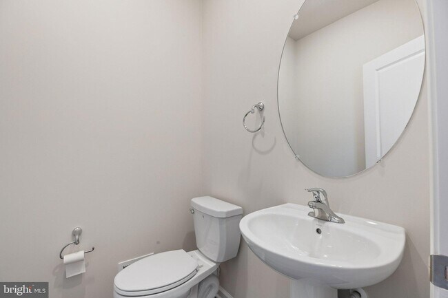 Building Photo - 105 Milburn Dr