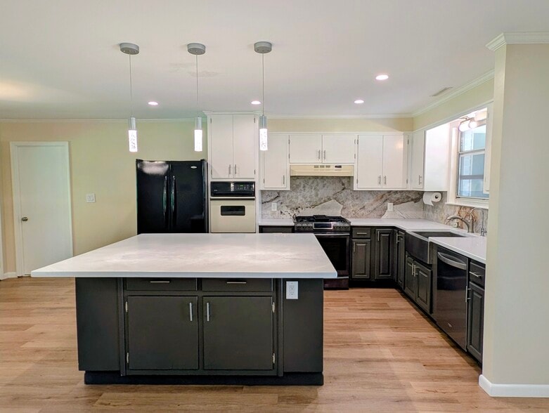 Kitchen - 1128 Otello Ave
