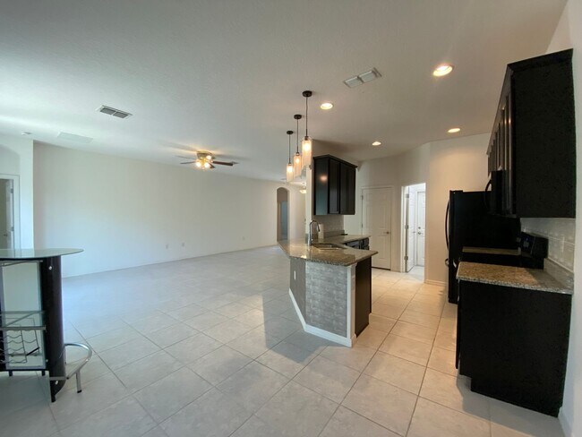 Building Photo - Stunning 3 Bed, 2 Bath Home in Gated Legac...