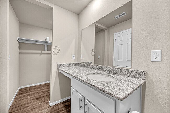 Building Photo - 990 Morningside Dr