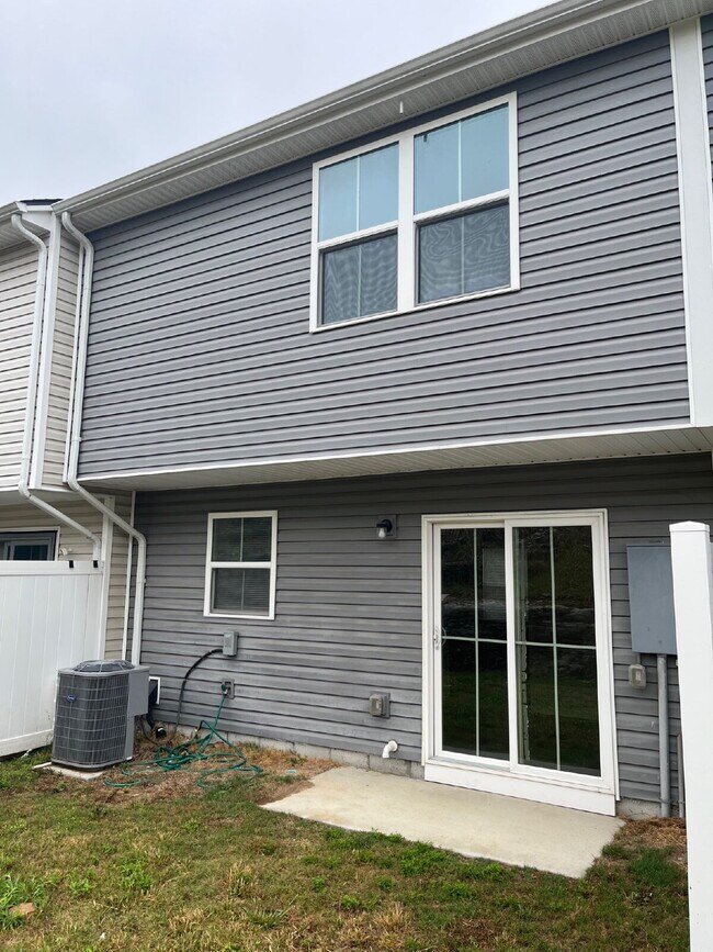 Building Photo - 1607 Mountain Ash Ln