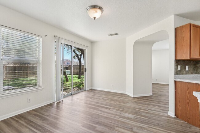 Building Photo - 16216 Ike Ln