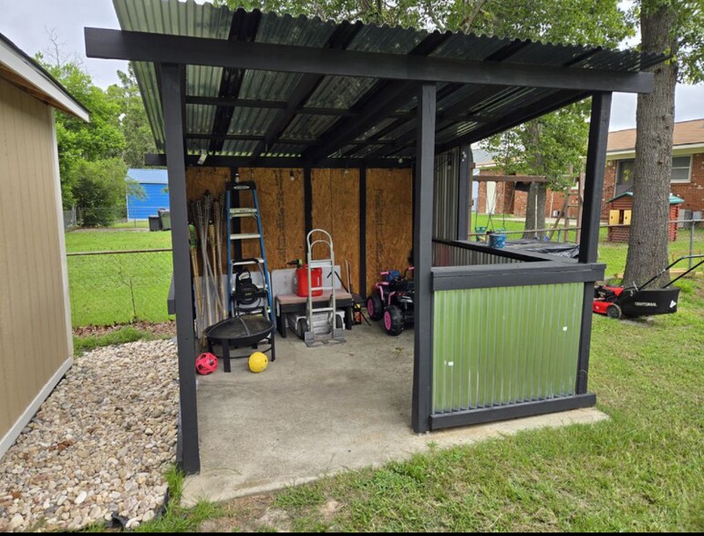 Building Photo - 6615 Winthrop Dr
