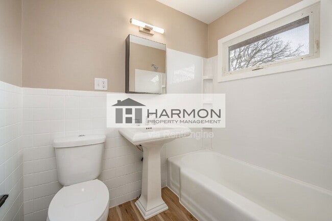 Building Photo - 8514 W 9th St N