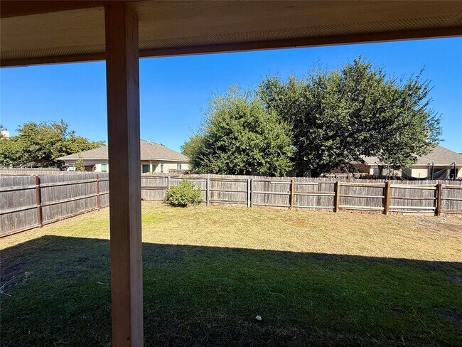 Building Photo - 702 Estancia Way