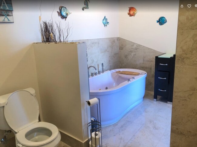 Building Photo - 4300 N Ocean Dr