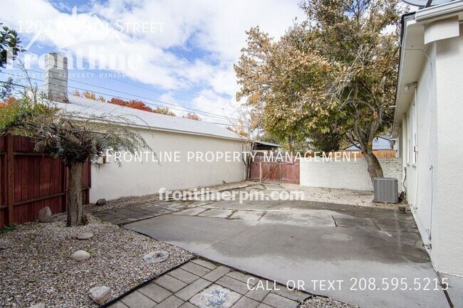 Building Photo - 1207 N 19th St