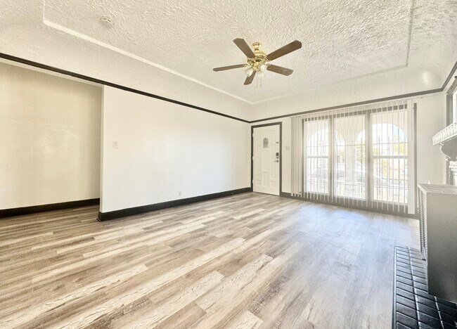 Building Photo - 1329 2nd Ave