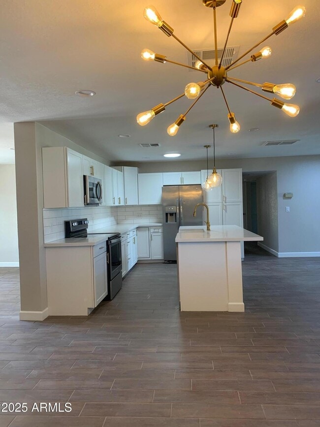 Building Photo - 6943 E Loma Land Dr