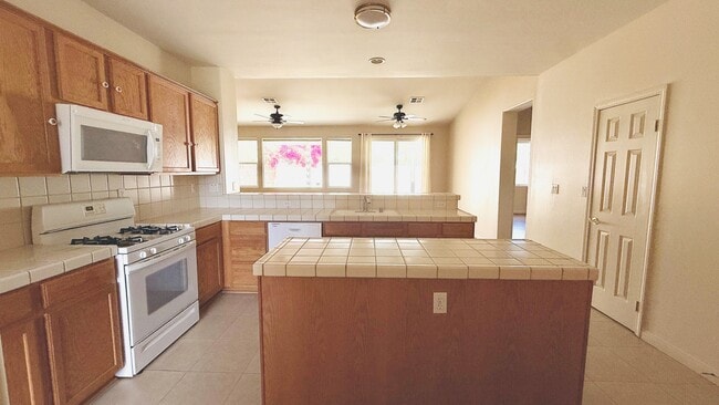 Building Photo - 1304 Torulosa Dr