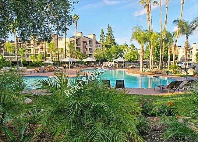 Building Photo - 5525 Canoga Ave