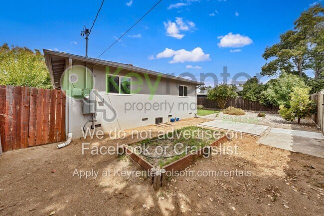 Building Photo - 10364 Newton Way