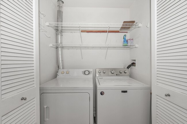 Building Photo - 500 Bradley Ct