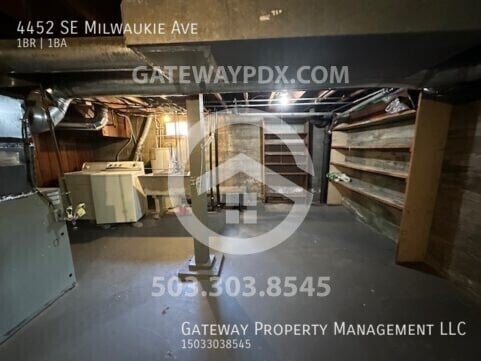 Building Photo - 4452 SE Milwaukie Ave