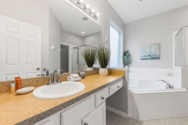 Building Photo - 8522 Sunrise Key Dr