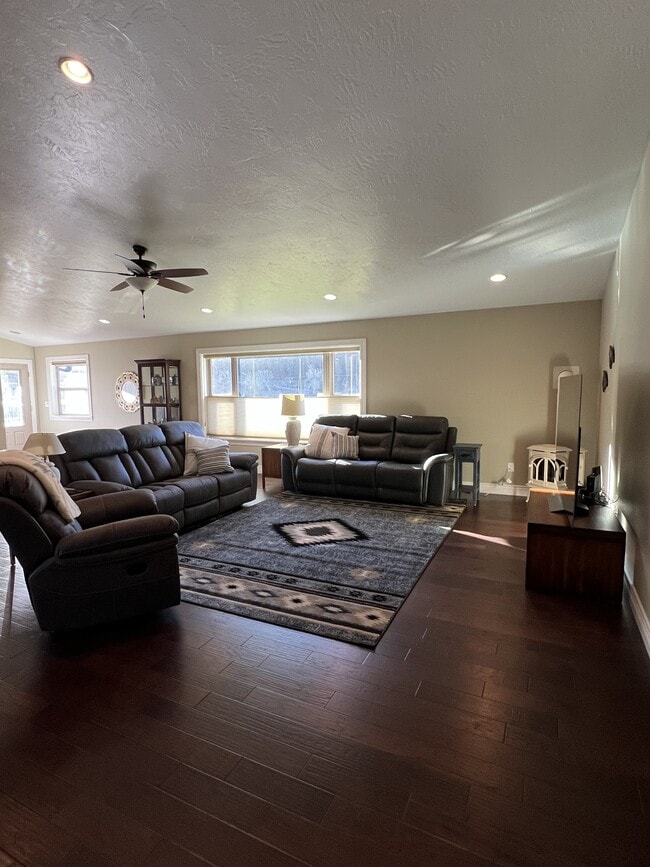 Building Photo - 4782 Hot Spgs Rd