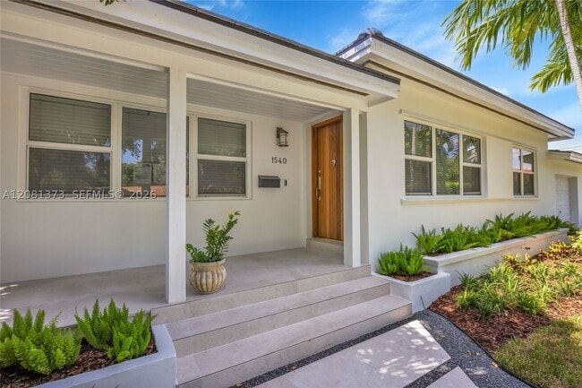 Building Photo - 1540 Sarria Ave