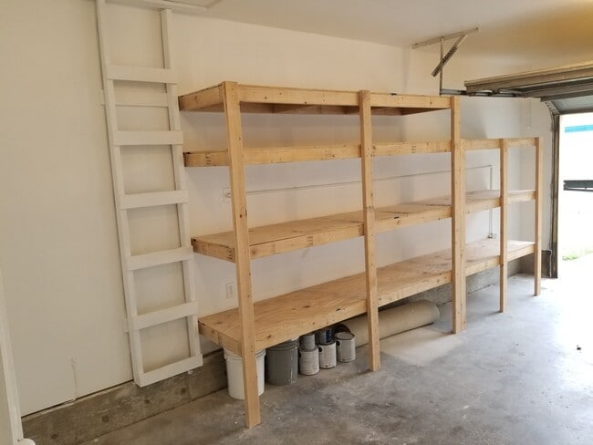 Building Photo - Updated 3 Bed 1 Bath House