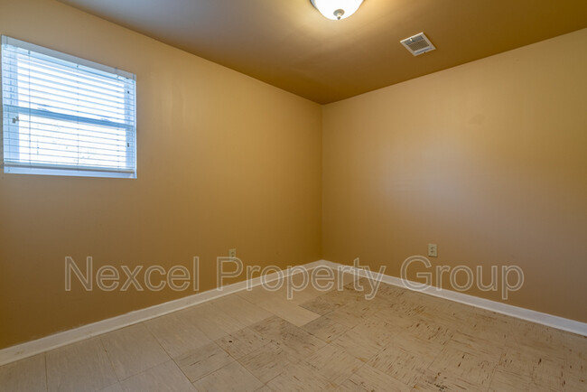 Building Photo - 318 Gannt St