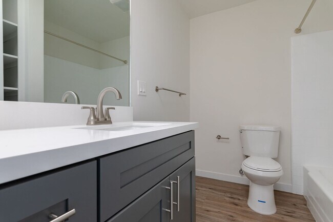 Interior Photo - Manhattan I