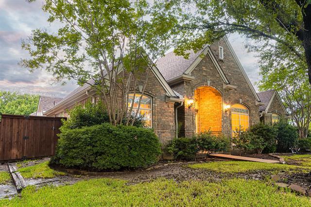 Building Photo - 9611 E Oaks Ln