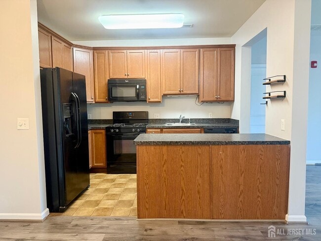 Building Photo - 531 Doral Ct