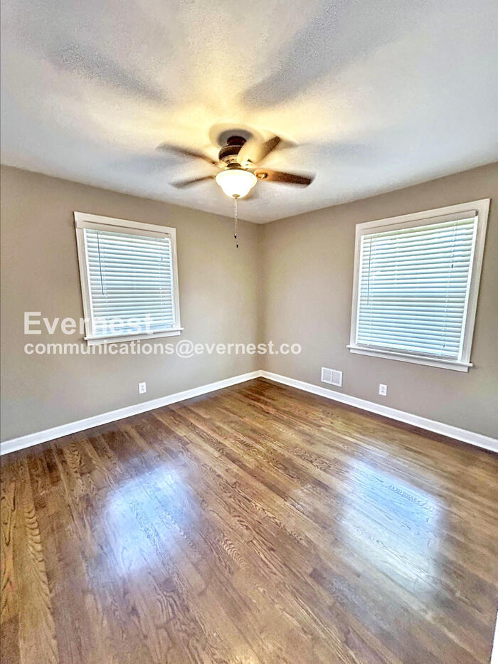 Building Photo - 809 Raymond Ct