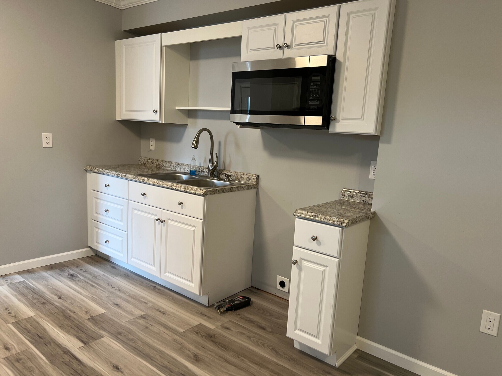 Building Photo - 324 Front St