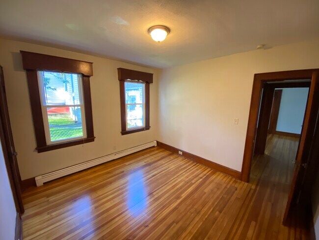 Building Photo - 255 Clover St