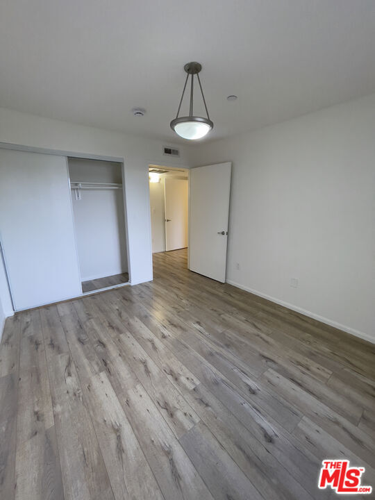 Building Photo - 15939 Victory Blvd