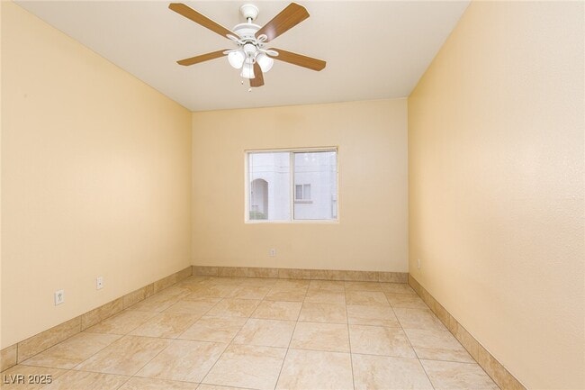 Building Photo - 5650 E Sahara Ave