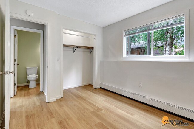 Building Photo - 430 Schodde St