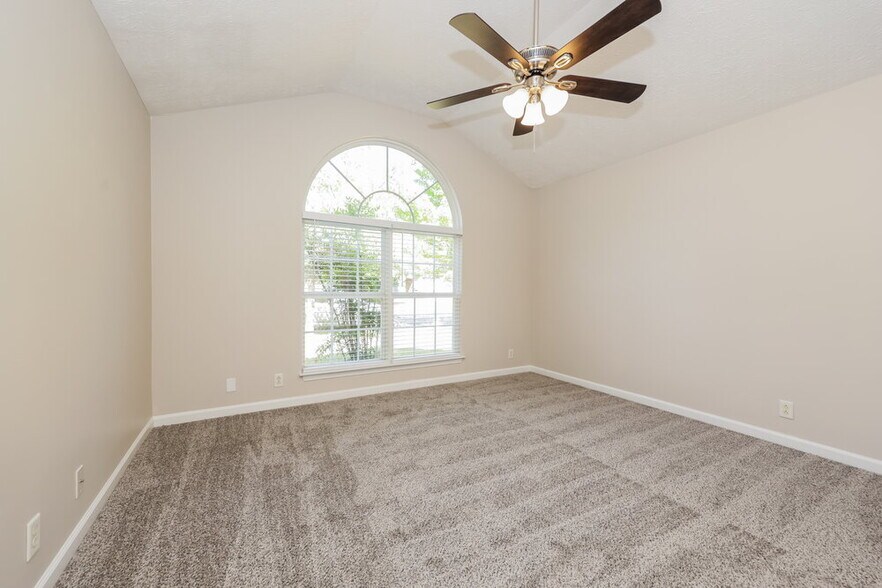 Building Photo - 816 Pantera Dr