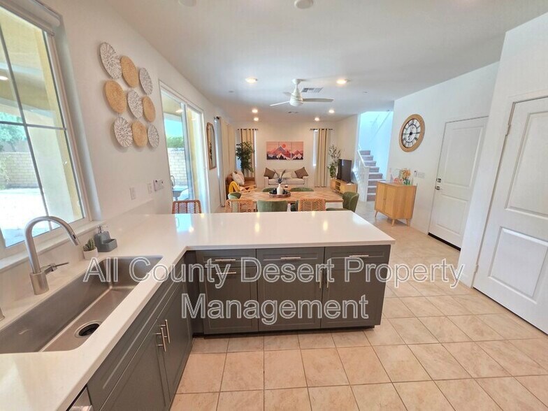 Building Photo - 35460 Domani Dr
