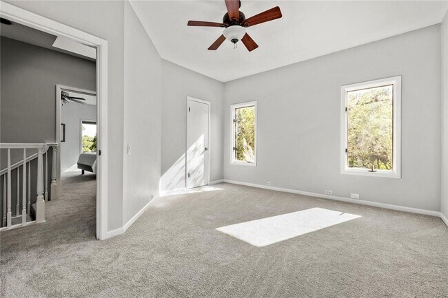 Building Photo - 2605 Stratford Dr